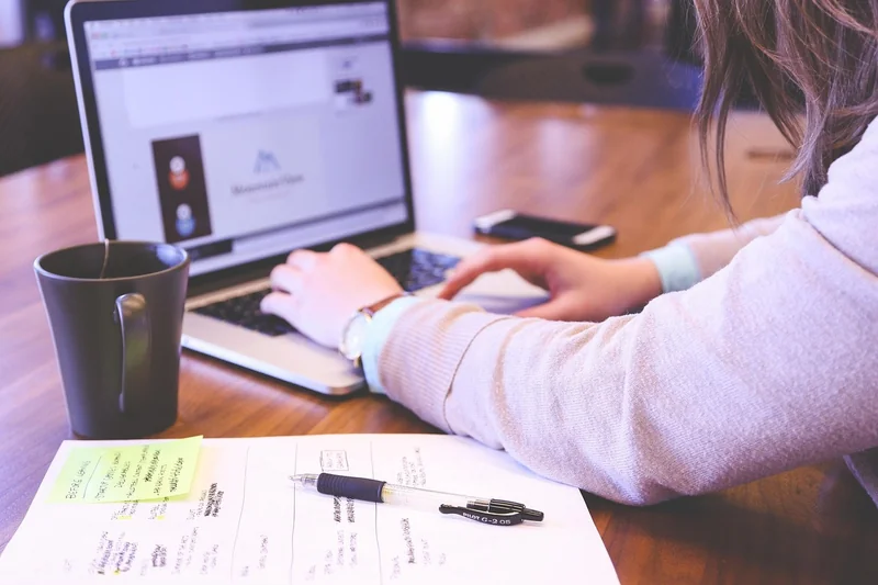 Étape 2 : Construire un plan de communication en ligne qui tient la route