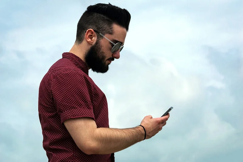 Relation client et services bancaires numériques : l’humain augmenté
